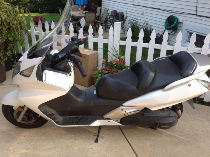 Honda Silverwing 600 White Scooter Motorcycle W Windshield 2003 26k Mi REDUCED