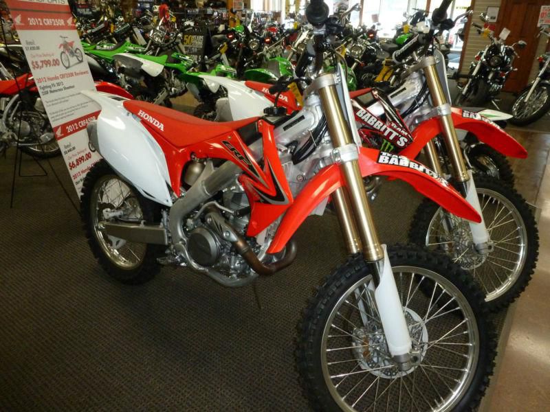 New in crate Honda CRF450R FREE DELIVERY & FREE Pro-Circuit Exhaust