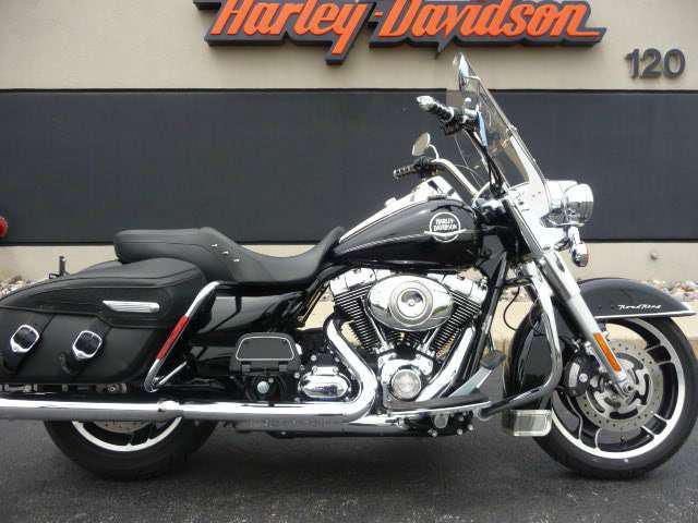 2010 Harley-Davidson FLHRC Road King Classic Touring 