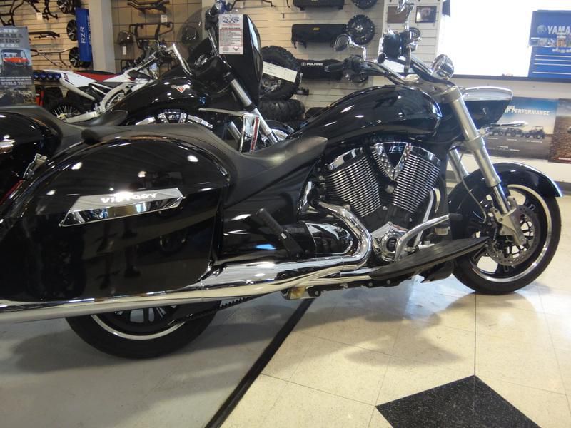 2012 victory cross roads  touring 