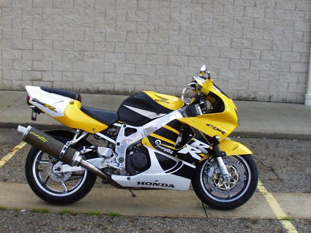 1999 Honda CBR900RR Sportbike 