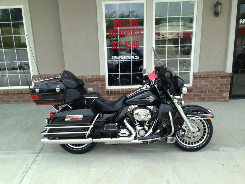 2011 Ultra Classic 3783 Miles FLAWLESS BEST DEAL ANYWHER $18500 STURGIS SPECIAL!