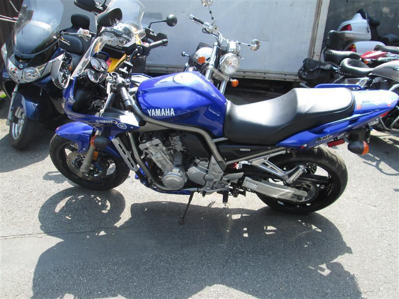 2001 Yamaha FZ1 Sportbike 
