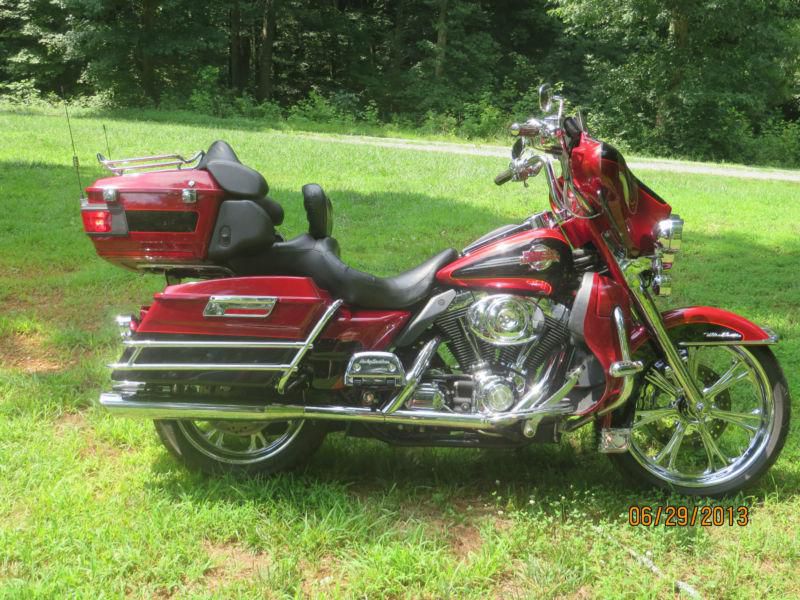 2006 harley davidson ultra classic, fire red peral and balck.