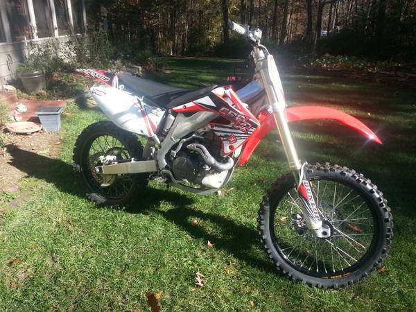 2004 Honda CRF 450r Super Strong and Clean