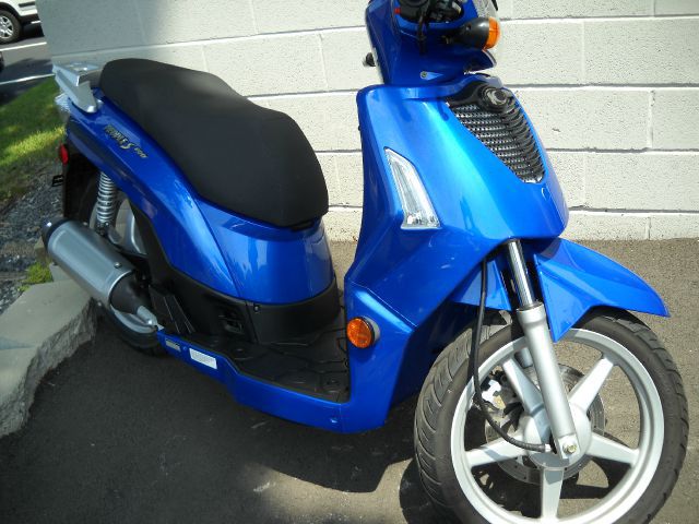 Used 2009 KYMCO PEOPLE 200 for sale.