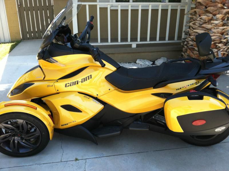 2013 CAN AM SPYDER STS ROADSTER SE5 ELECTRIC SHIFT
