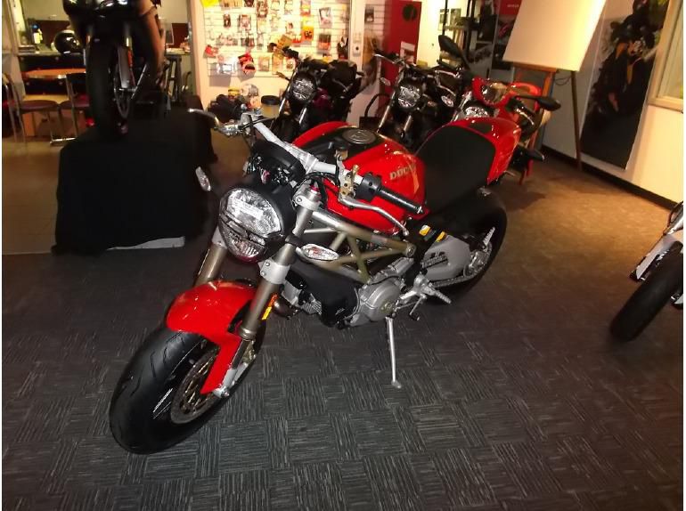 2013 Ducati M1100EVOABS Sportbike 