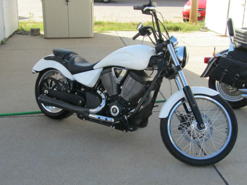 2009 VICTORY EIGHT BALL
