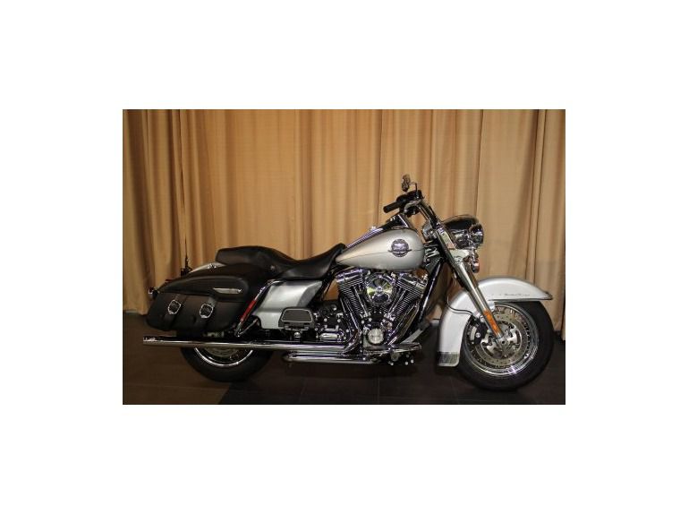 2010 Harley-Davidson Touring FLHRC - Road King Classic 