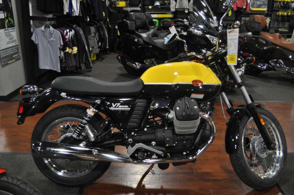 2013 moto guzzi v7 special  sportbike 