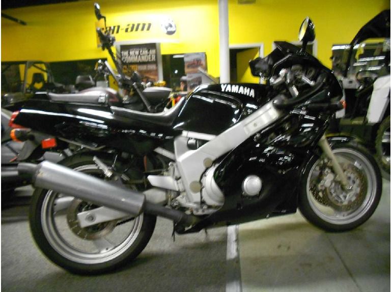 1998 Yamaha FZR600 