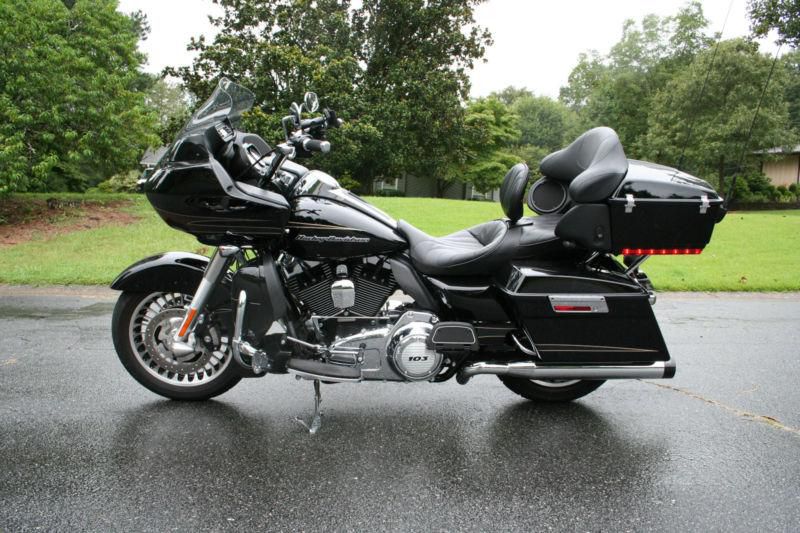 2011 harley davidson road glide ultra touring - new lower price!