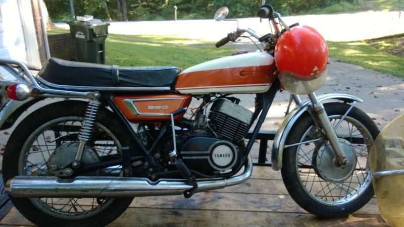 1971 Yamaha R5 350 - great condition - rare find.