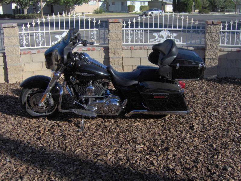 2009 Harley Davidson Street Glide Black Paint Excellent con. Well maintained