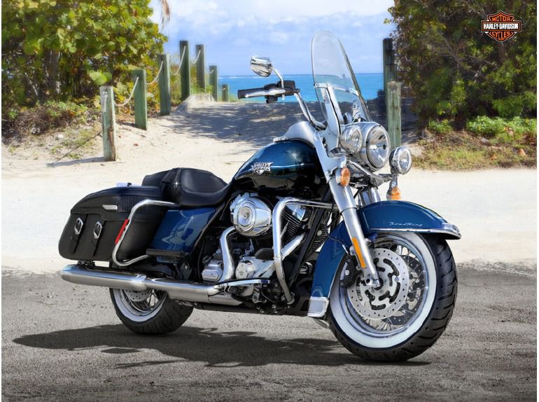 2013 Harley-Davidson FLHRC - Road King Classic - Big Blue Pea 