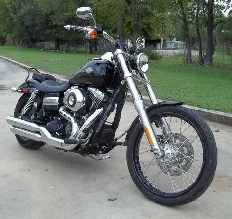 2013 Harley Davidson Dyna Wide Glide 103 with 2700 miles and warranty