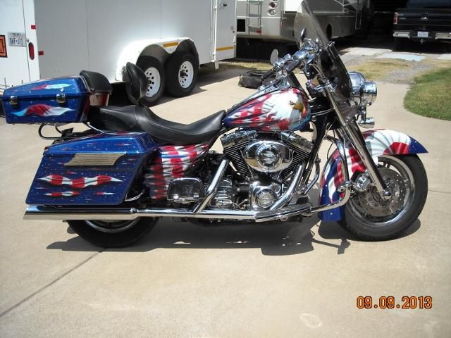 2000 harley davidson, road king with custom paint and chrome