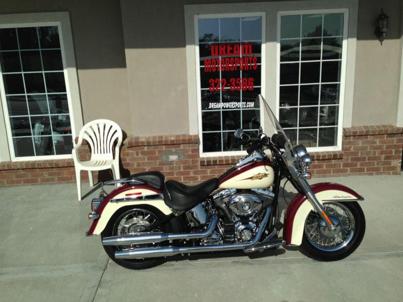 2007 Softail Deluxe RARE COLOR SCHEME! LOW MILES! HURRY THIS BIKE WON