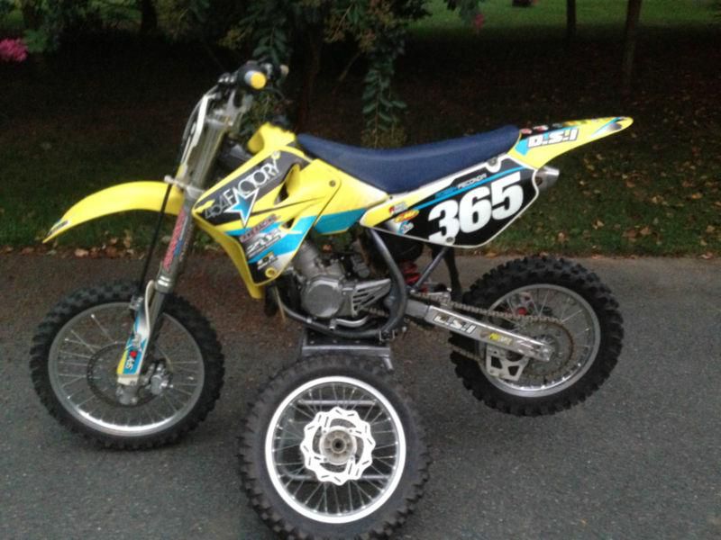 2007 RM85 MX Race Bike with lots of extras including spare rear wheel