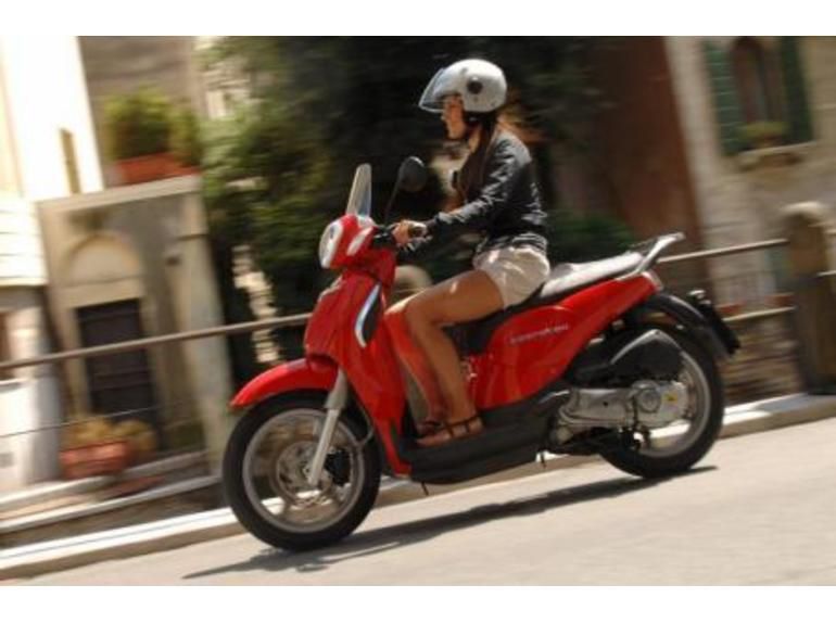 2009 Aprilia Scarabeo 200 Moped 