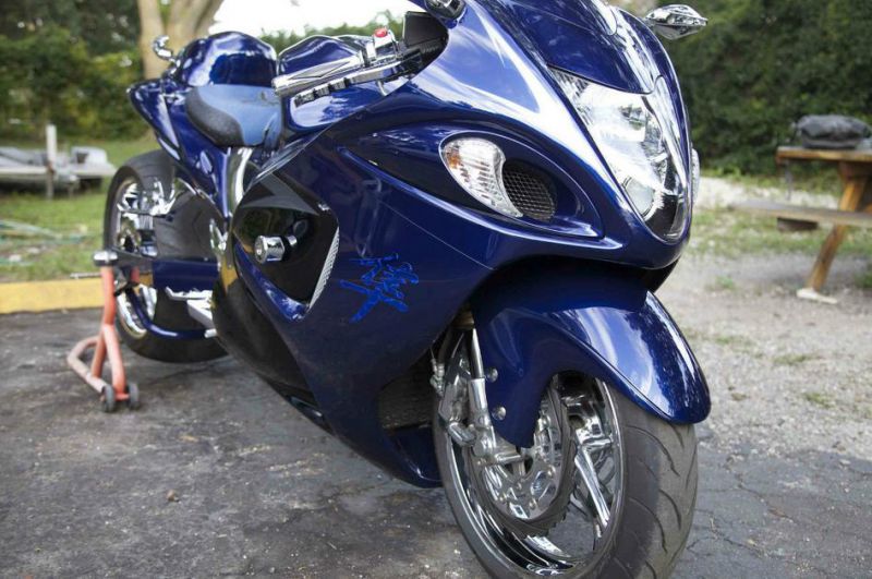 2008 original blue suzuki paint, excellent condition with remote and manual air ride.