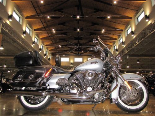 2011 Harley-Davidson Touring ROAD KING CLASSIC