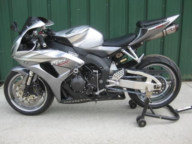 2006 HONDA CBR 1000RR MINT WITH EXTRAS $7,250, SILVER, 13,074 mi, Adult Owned