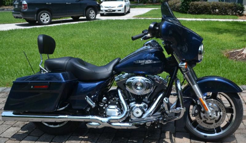 2012 harley davidson FLHX street glide BIG PEARL BLUE 769 MILES WITH EXTRAS