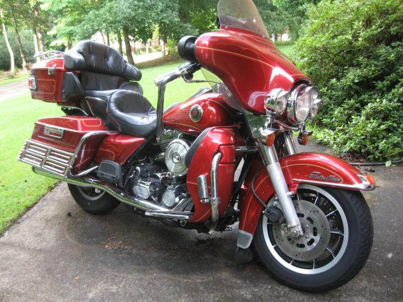 1998 HARLEY DAVIDSON ULTRA CLASSIC, RED, VERY GOOD CONDITION