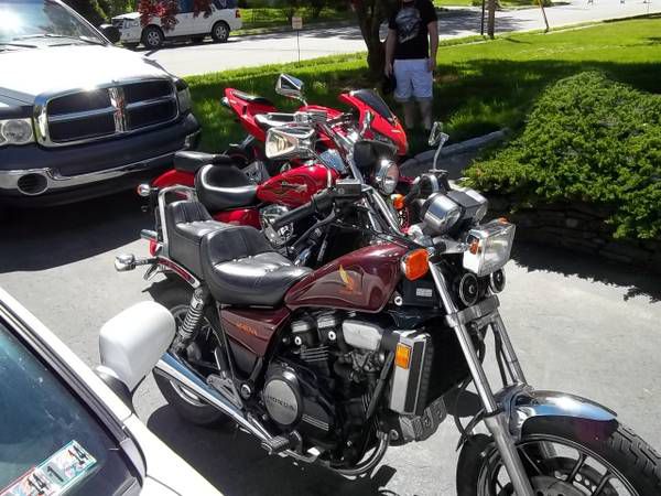 $1,400 Running Honda Magna Motorcycle