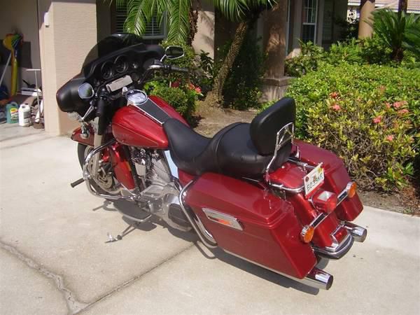 2006 Red Electra Glide Standard with detachable passenger seat