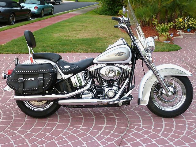 2008 HERITAGE CLASSIC LOADED WITH CHROME LOW MILES