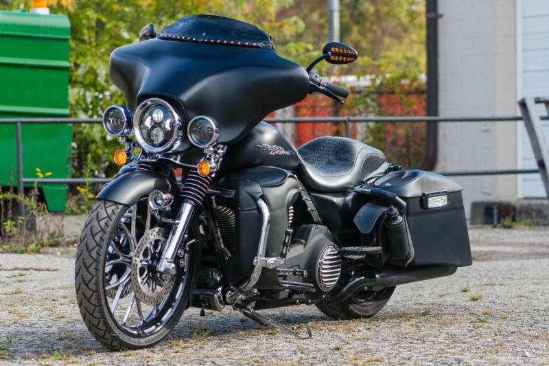 2010 Harley-Davidson CUSTOM Bagger Street Glide Motorcycle