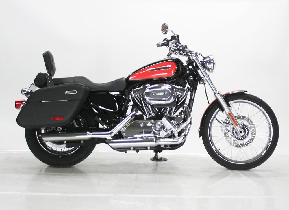 2009 Harley-Davidson Sportster XL1200C Sportbike 