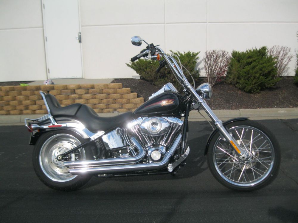 2010 Harley-Davidson Softail Custom FXSTC Sportbike 