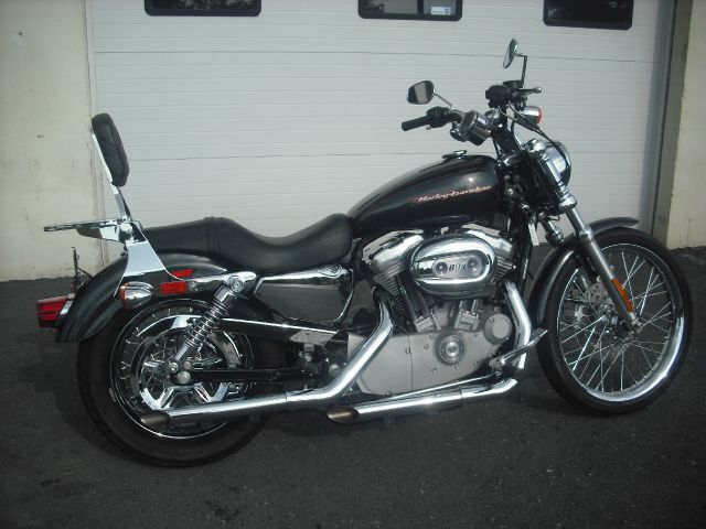 Used 2006 Harley Davidson 883 for sale.