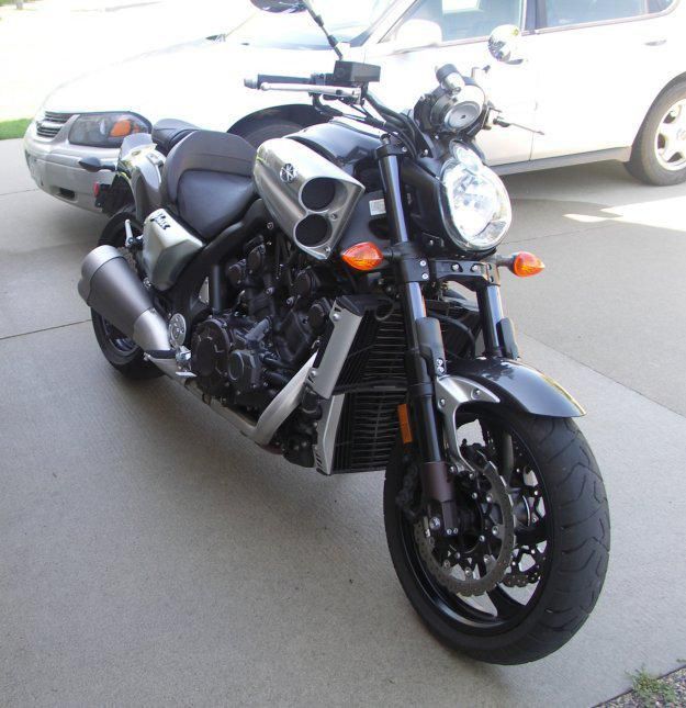2011 Yamaha VMAX with warranty NO RESERVE