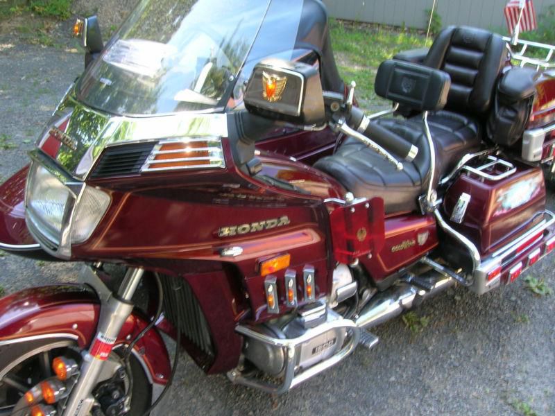 1985 HONDA GOLDWING G12 MOTORCYCLE WITH CALIFORNIA SIDECAR AND TRAILER