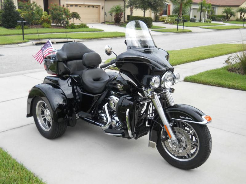 2009 HARLEY DAVIDSON TRIGLIDE ULTRA CLASSIC,LOW MILES!!
