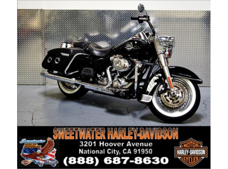 2009 Harley-Davidson FLHRC Road King Classic Cruiser 