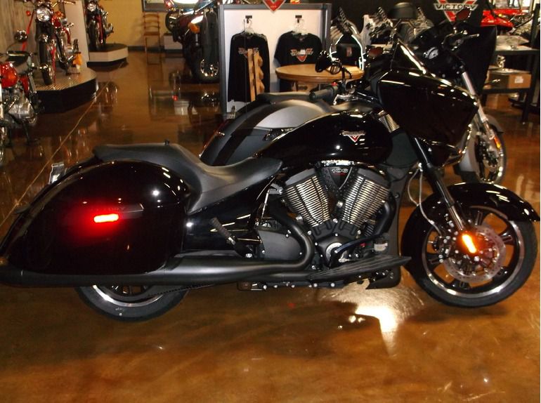 2014 victory cross country 8-ball 