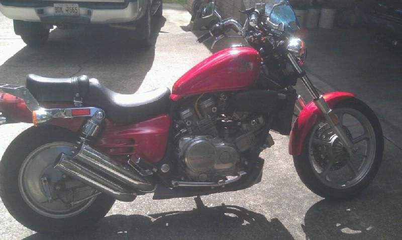 Honda Magna Motorcycle 1987 VF700 Red, Cruiser, Excellent Condition