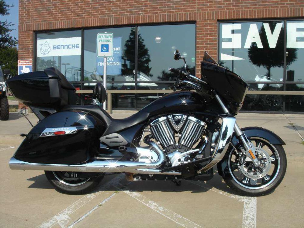 2011 victory cross country  touring 