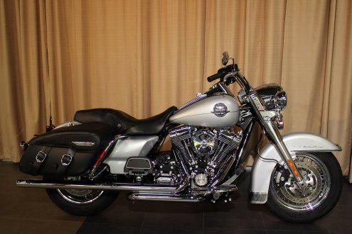 2010 Harley-Davidson Touring FLHRC - Road King Classic Cruiser 
