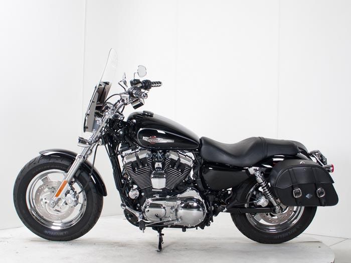 2013 Harley-Davidson Sportster 1200 Custom XL1200C 