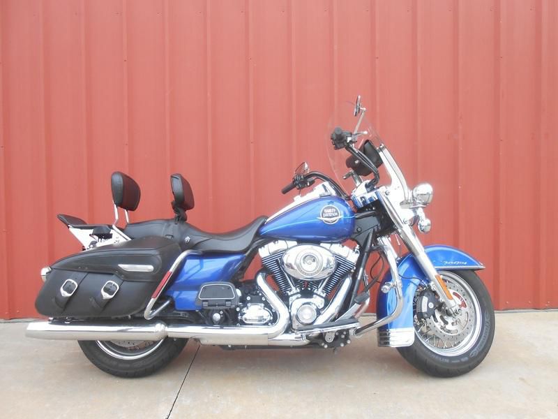 2010 harley-davidson flhrc - road king classic  touring 