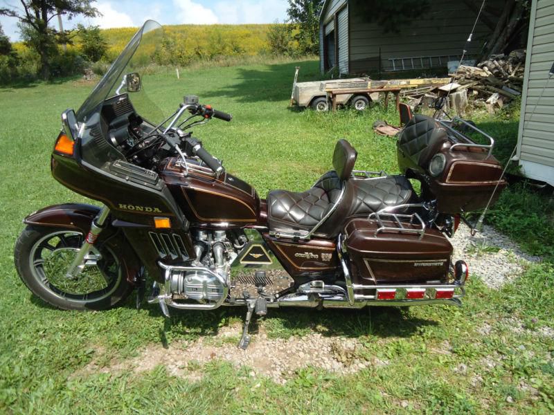 1983 goldwing GL1100 for sale on 2040-motos