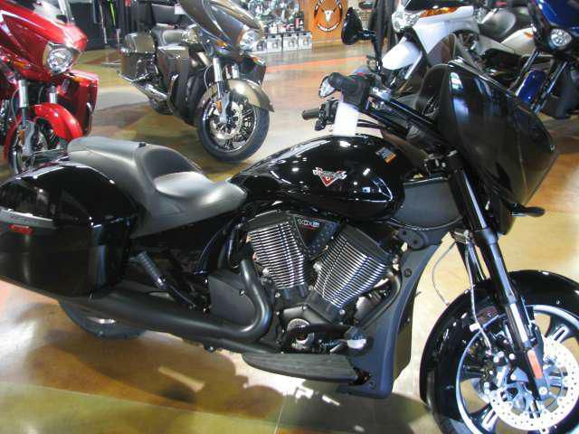 2014 Victory Cross Country 8-Ball Touring 