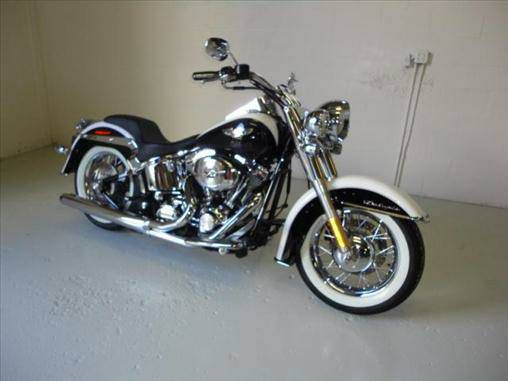 2005 Harley Davidson Softail Deluxe Flstni
